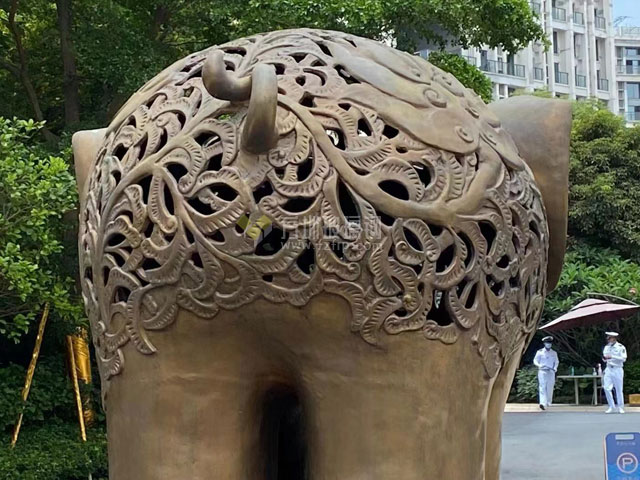 深圳玻璃鋼大象雕塑鏤空花紋園林地產水景抽象雕塑