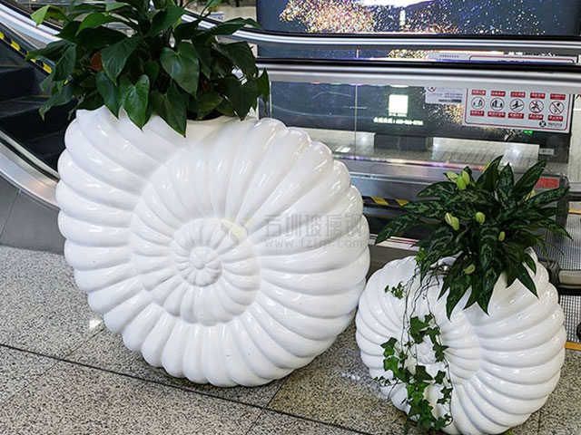 深圳北站玻璃鋼海螺花盆創意組合景觀裝飾花器
