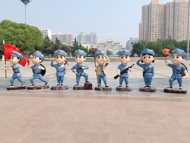 玻璃鋼卡通八路軍戰(zhàn)士人物雕塑造型