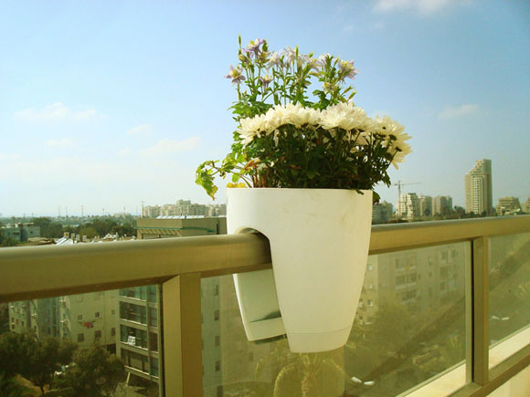 海南玻璃鋼陽(yáng)臺(tái)懸掛花盆