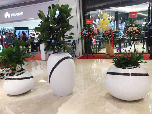 臺灣商場玻璃鋼組合花器